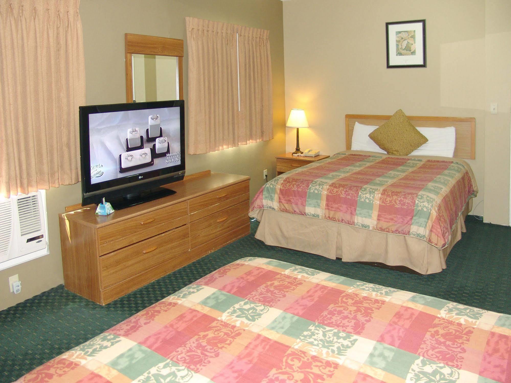 Holland Inn And Suites Taft Экстерьер фото